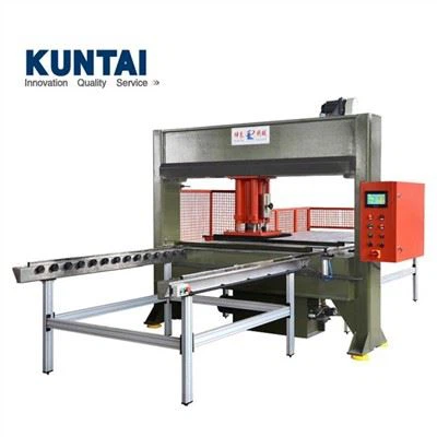 Keinotekoinen kukkaleikkuukone